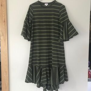 ☀5/20$! LuLaRoe Simply Comfortable Bell Sleeve Flounce Hem Loose Fit Dre…